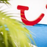 Dans son activité de compagnie aérienne en Europe, le groupe TUI a aussi amélioré ses résultats "dans un contexte de forte concurrence" et de "prix plus élevés". Il a franchi la barre des 20 millions de clients. KEYSTONE/DPA/MORITZ FRANKENBERG